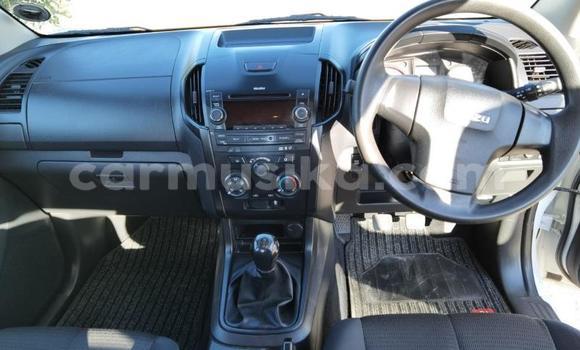 Tenga Tsaru Isuzu KB Chena Mota in Beitbridge in Matabeleland South Tenga Tsaru Isuzu KB Chena Mota in Beitbridge in Matabeleland South