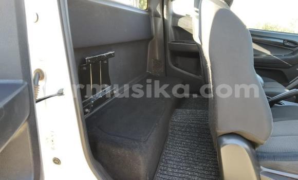 Tenga Tsaru Isuzu KB Chena Mota in Beitbridge in Matabeleland South Tenga Tsaru Isuzu KB Chena Mota in Beitbridge in Matabeleland South