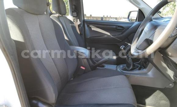 Tenga Tsaru Isuzu KB Chena Mota in Beitbridge in Matabeleland South Tenga Tsaru Isuzu KB Chena Mota in Beitbridge in Matabeleland South