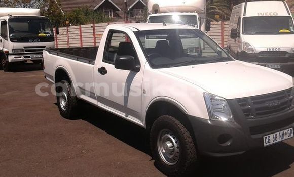 Acheter Occasion Voiture Isuzu KB Blanc à Beitbridge, Matabeleland South