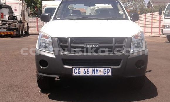 Buy Used Isuzu KB White Car in Beitbridge in Matabeleland South Buy Used Isuzu KB White Car in Beitbridge in Matabeleland South