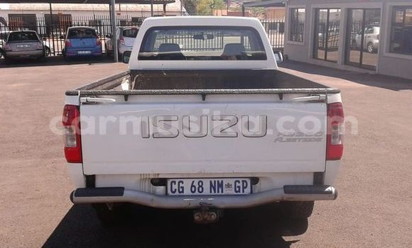 Buy Used Isuzu KB White Car in Beitbridge in Matabeleland South Buy Used Isuzu KB White Car in Beitbridge in Matabeleland South