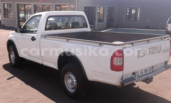 Buy Used Isuzu KB White Car in Beitbridge in Matabeleland South Buy Used Isuzu KB White Car in Beitbridge in Matabeleland South