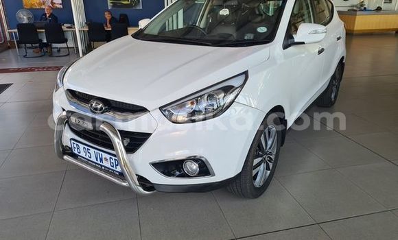 Buy Used Hyundai ix35 White Car in Beitbridge in Matabeleland South