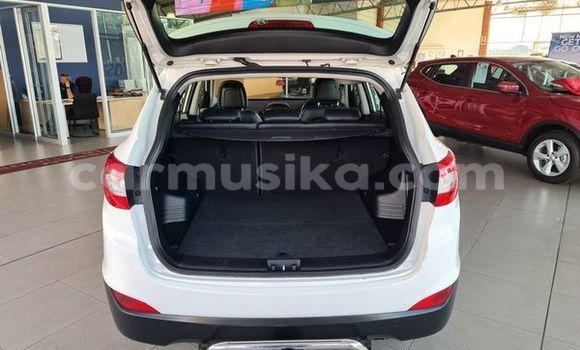 Buy Used Hyundai ix35 White Car in Beitbridge in Matabeleland South Buy Used Hyundai ix35 White Car in Beitbridge in Matabeleland South