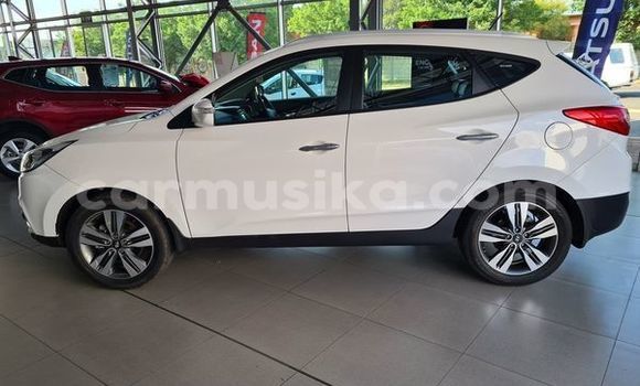 Buy Used Hyundai ix35 White Car in Beitbridge in Matabeleland South Buy Used Hyundai ix35 White Car in Beitbridge in Matabeleland South