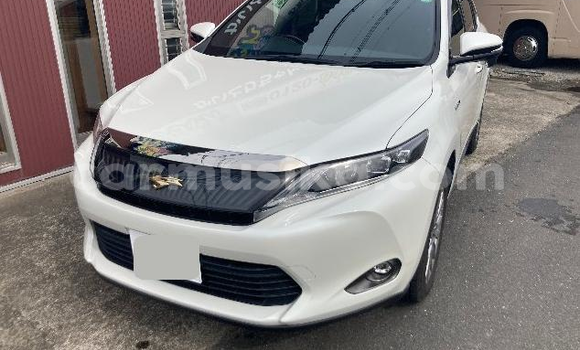 Buy Used Toyota Harrier White Car in Mutare in Manicaland