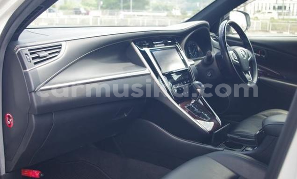 Acheter Occasion Voiture Toyota Harrier Blanc à Mutare, Manicaland Acheter Occasion Voiture Toyota Harrier Blanc à Mutare, Manicaland