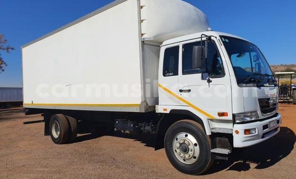 Acheter Occasion Utilitaire Nissan UD Blanc à Beitbridge, Matabeleland South