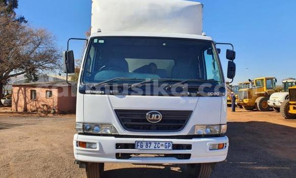 Buy Used Nissan UD White Truck in Beitbridge in Matabeleland South Buy Used Nissan UD White Truck in Beitbridge in Matabeleland South