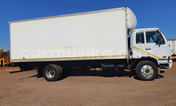 Buy Used Nissan UD White Truck in Beitbridge in Matabeleland South Buy Used Nissan UD White Truck in Beitbridge in Matabeleland South