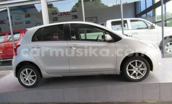 Buy Used Toyota Yaris Silver Car in Beitbridge in Matabeleland South Buy Used Toyota Yaris Silver Car in Beitbridge in Matabeleland South