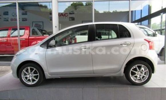 Buy Used Toyota Yaris Silver Car in Beitbridge in Matabeleland South Buy Used Toyota Yaris Silver Car in Beitbridge in Matabeleland South