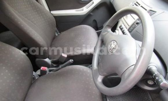 Buy Used Toyota Yaris Silver Car in Beitbridge in Matabeleland South Buy Used Toyota Yaris Silver Car in Beitbridge in Matabeleland South