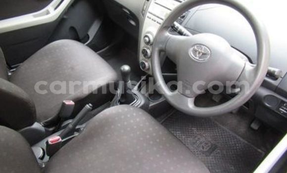 Buy Used Toyota Yaris Silver Car in Beitbridge in Matabeleland South Buy Used Toyota Yaris Silver Car in Beitbridge in Matabeleland South