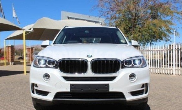 Nunua Ilio tumika BMW X5 Nyeupe Gari ndani ya Beitbridge nchini Matabeleland Kusini