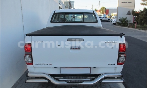 Acheter Occasion Voiture Toyota Hilux Blanc à Beitbridge, Matabeleland South Acheter Occasion Voiture Toyota Hilux Blanc à Beitbridge, Matabeleland South