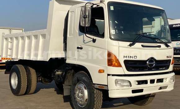 Acheter Occasion Utilitaire Hino 300 Series Blanc à Beitbridge, Matabeleland South Acheter Occasion Utilitaire Hino 300 Series Blanc à Beitbridge, Matabeleland South