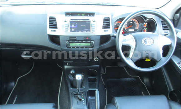 Acheter Occasion Voiture Toyota Hilux Blanc à Beitbridge, Matabeleland South Acheter Occasion Voiture Toyota Hilux Blanc à Beitbridge, Matabeleland South