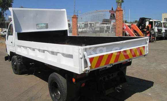 Buy Used Toyota Dyna White Truck in Beitbridge in Matabeleland South Buy Used Toyota Dyna White Truck in Beitbridge in Matabeleland South