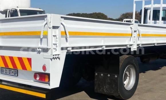 Buy Used Nissan UD White Truck in Beitbridge in Matabeleland South Buy Used Nissan UD White Truck in Beitbridge in Matabeleland South