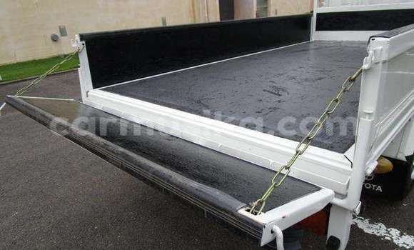 Tenga Tsaru Toyota Dyna Chena Rori in Beitbridge in Matabeleland South Tenga Tsaru Toyota Dyna Chena Rori in Beitbridge in Matabeleland South