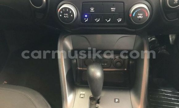 Acheter Occasion Voiture Hyundai ix35 Bleu à Beitbridge, Matabeleland South Acheter Occasion Voiture Hyundai ix35 Bleu à Beitbridge, Matabeleland South