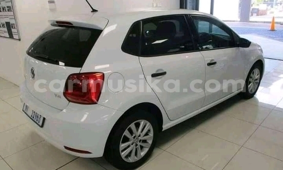 Acheter Occasion Voiture Volkswagen Polo Blanc à Beitbridge, Matabeleland South Acheter Occasion Voiture Volkswagen Polo Blanc à Beitbridge, Matabeleland South