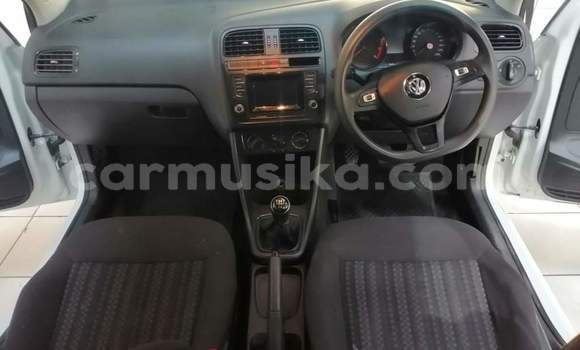 Acheter Occasion Voiture Volkswagen Polo Blanc à Beitbridge, Matabeleland South Acheter Occasion Voiture Volkswagen Polo Blanc à Beitbridge, Matabeleland South