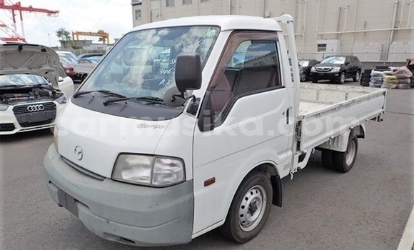 Acheter Occasion Voiture Mazda Bongo Blanc à Beitbridge, Matabeleland South Acheter Occasion Voiture Mazda Bongo Blanc à Beitbridge, Matabeleland South