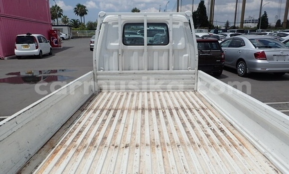 Acheter Occasion Voiture Mazda Bongo Blanc à Beitbridge, Matabeleland South Acheter Occasion Voiture Mazda Bongo Blanc à Beitbridge, Matabeleland South