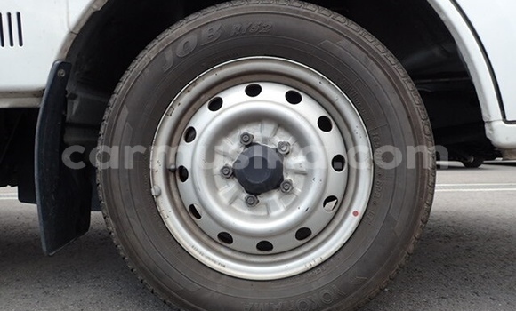 Acheter Occasion Voiture Mazda Bongo Blanc à Beitbridge, Matabeleland South Acheter Occasion Voiture Mazda Bongo Blanc à Beitbridge, Matabeleland South