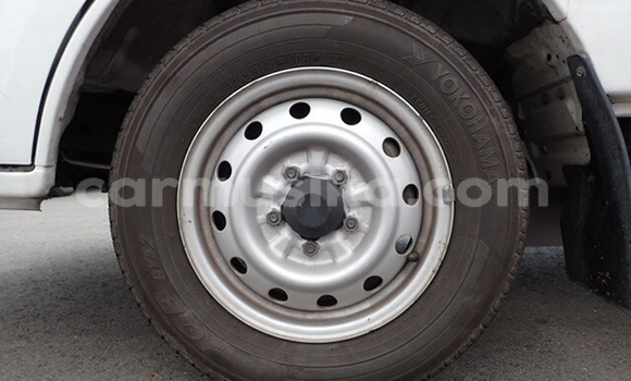 Acheter Occasion Voiture Mazda Bongo Blanc à Beitbridge, Matabeleland South Acheter Occasion Voiture Mazda Bongo Blanc à Beitbridge, Matabeleland South