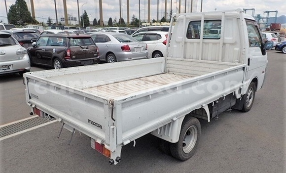 Acheter Occasion Voiture Mazda Bongo Blanc à Beitbridge, Matabeleland South Acheter Occasion Voiture Mazda Bongo Blanc à Beitbridge, Matabeleland South