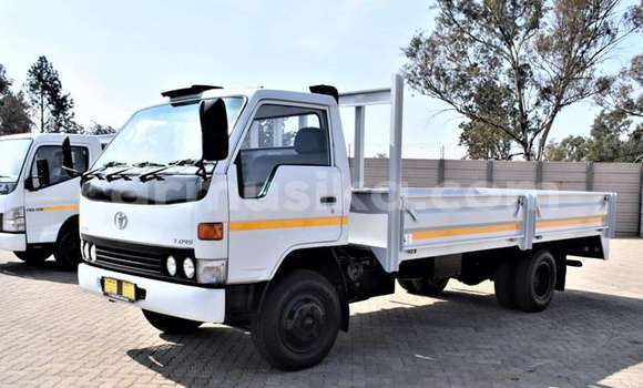 Acheter Occasion Voiture Toyota Dyna Blanc à Beitbridge, Matabeleland South Acheter Occasion Voiture Toyota Dyna Blanc à Beitbridge, Matabeleland South