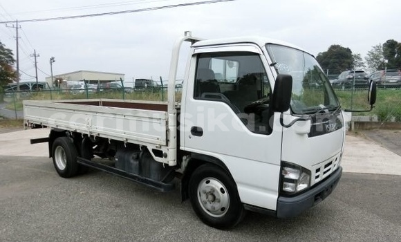 Acheter Occasion Voiture Isuzu 117 Blanc à Beitbridge, Matabeleland South Acheter Occasion Voiture Isuzu 117 Blanc à Beitbridge, Matabeleland South