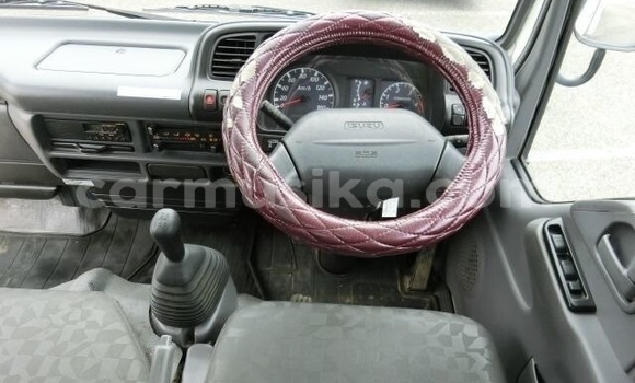 Acheter Occasion Voiture Isuzu 117 Blanc à Beitbridge, Matabeleland South Acheter Occasion Voiture Isuzu 117 Blanc à Beitbridge, Matabeleland South