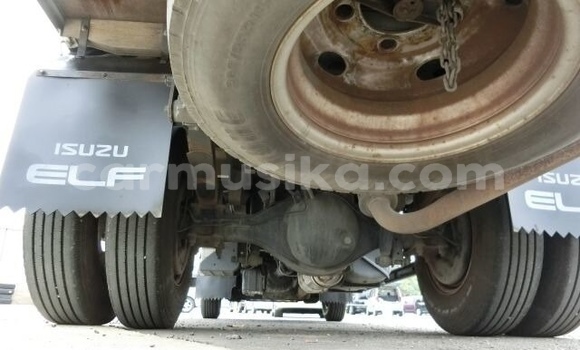 Acheter Occasion Voiture Isuzu 117 Blanc à Beitbridge, Matabeleland South Acheter Occasion Voiture Isuzu 117 Blanc à Beitbridge, Matabeleland South