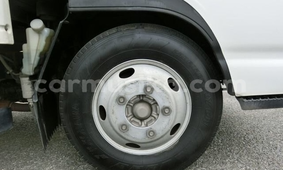 Acheter Occasion Voiture Isuzu 117 Blanc à Beitbridge, Matabeleland South Acheter Occasion Voiture Isuzu 117 Blanc à Beitbridge, Matabeleland South