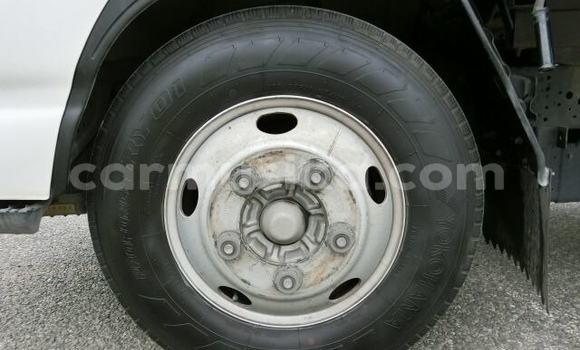 Acheter Occasion Voiture Isuzu 117 Blanc à Beitbridge, Matabeleland South Acheter Occasion Voiture Isuzu 117 Blanc à Beitbridge, Matabeleland South