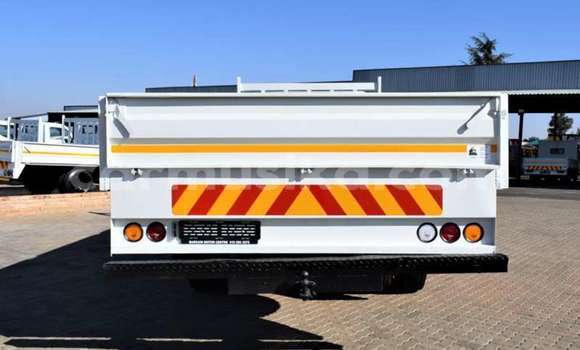 Tenga Tsaru Nissan Urvan Chena Mota in Beitbridge in Matabeleland South Tenga Tsaru Nissan Urvan Chena Mota in Beitbridge in Matabeleland South