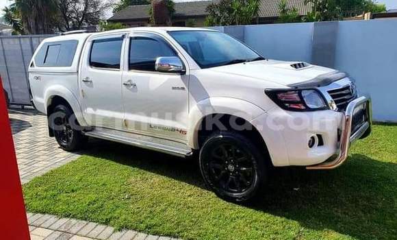 Tenga Tsaru Toyota Hilux Chena Mota in Beitbridge in Matabeleland South Tenga Tsaru Toyota Hilux Chena Mota in Beitbridge in Matabeleland South