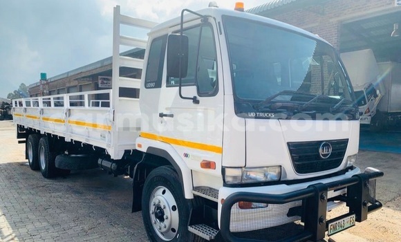 Buy Used Nissan UD White Truck in Beitbridge in Matabeleland South Buy Used Nissan UD White Truck in Beitbridge in Matabeleland South