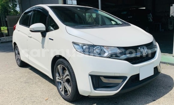 Acheter Occasion Voiture Honda Fit Blanc à Beitbridge, Matabeleland South