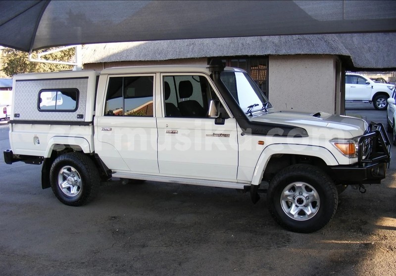 Big with watermark toyota land cruiser matabeleland south beitbridge 23938
