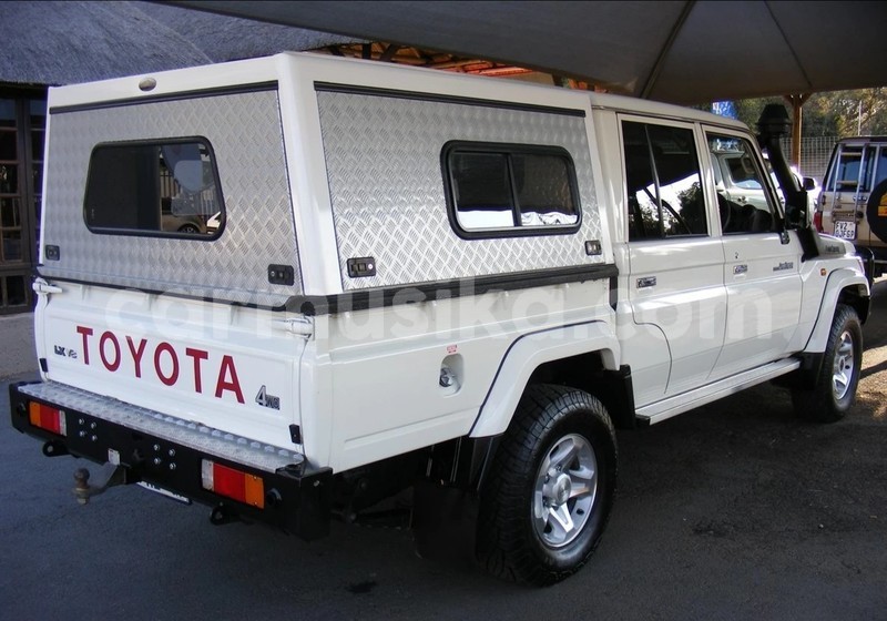 Big with watermark toyota land cruiser matabeleland south beitbridge 23938