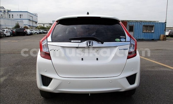 Nunua Ilio tumika Honda Fit Nyeupe Gari ndani ya Beitbridge nchini Matabeleland Kusini Nunua Ilio tumika Honda Fit Nyeupe Gari ndani ya Beitbridge nchini Matabeleland Kusini