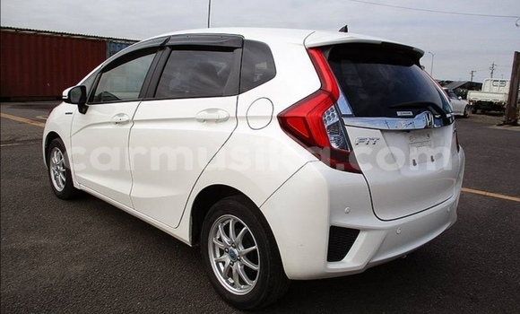 Nunua Ilio tumika Honda Fit Nyeupe Gari ndani ya Beitbridge nchini Matabeleland Kusini Nunua Ilio tumika Honda Fit Nyeupe Gari ndani ya Beitbridge nchini Matabeleland Kusini