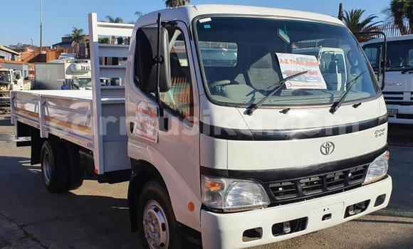 Buy Used Toyota Dyna White Car in Beitbridge in Matabeleland South Buy Used Toyota Dyna White Car in Beitbridge in Matabeleland South