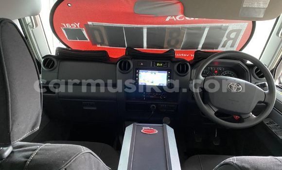 Acheter Occasion Voiture Toyota Land Cruiser Blanc à Beitbridge, Matabeleland South Acheter Occasion Voiture Toyota Land Cruiser Blanc à Beitbridge, Matabeleland South